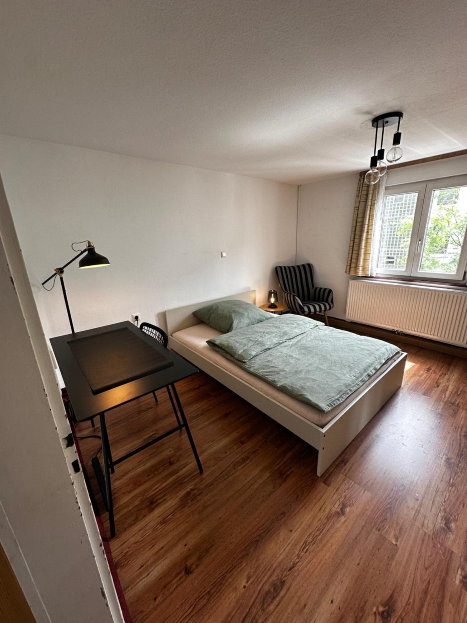 Einfaches Haus Mit Privatzimmern Und Gemeinschaftsraeumen Χαϊλμπρόν Εξωτερικό φωτογραφία