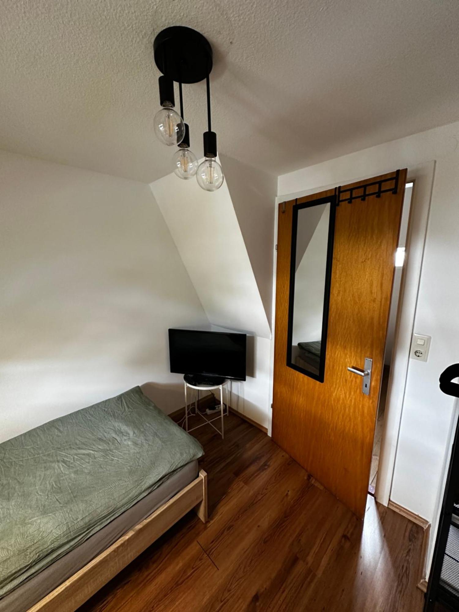 Einfaches Haus Mit Privatzimmern Und Gemeinschaftsraeumen Χαϊλμπρόν Εξωτερικό φωτογραφία