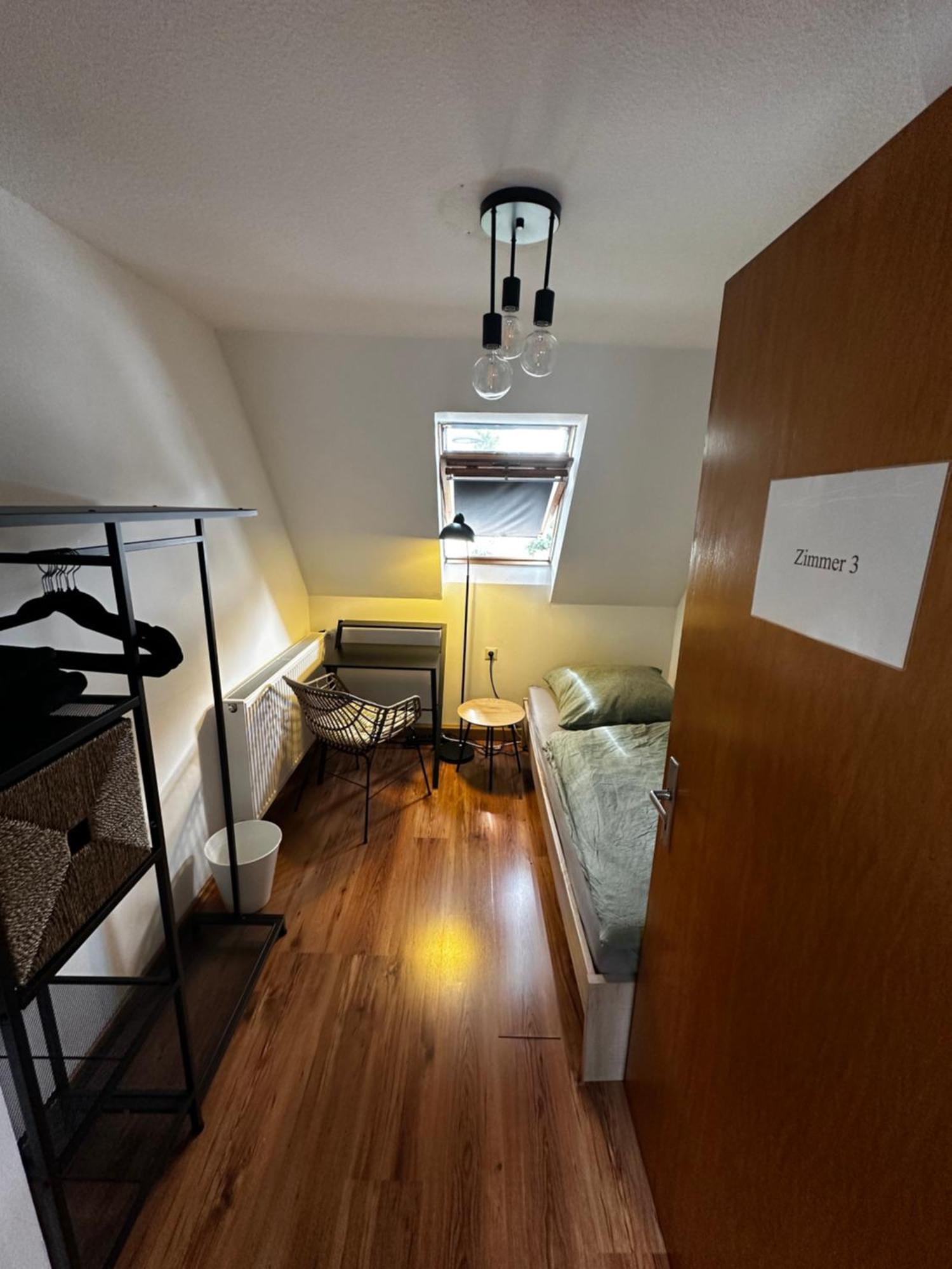 Einfaches Haus Mit Privatzimmern Und Gemeinschaftsraeumen Χαϊλμπρόν Εξωτερικό φωτογραφία